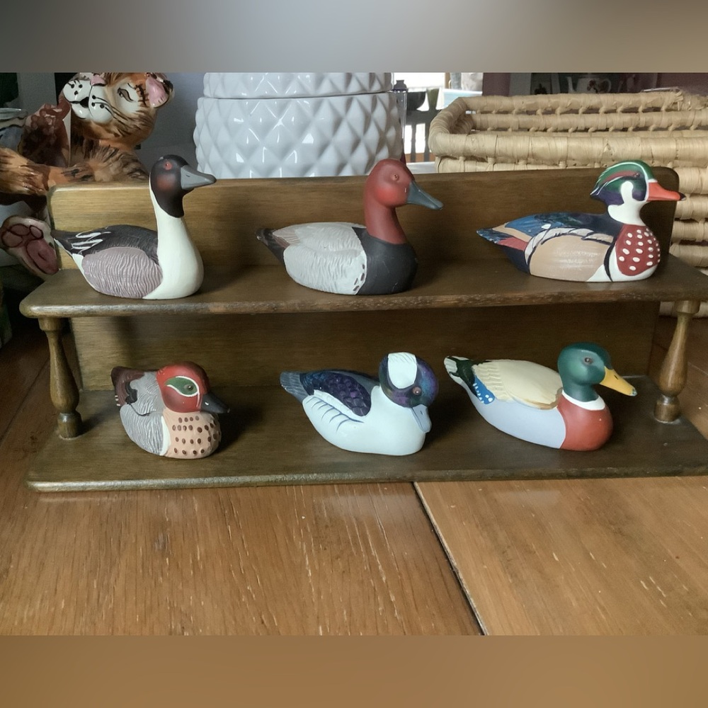 Avon 1984 vintage duck lot set and wood hanging shelf